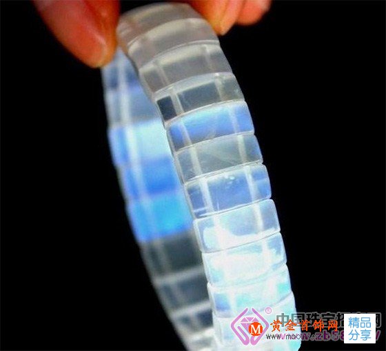 
	月光石應該怎樣識別與鑒定
