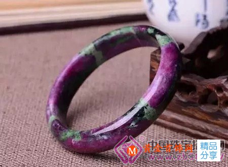 
	學學人家寶石，如何輕松把土氣變成身價百萬！
