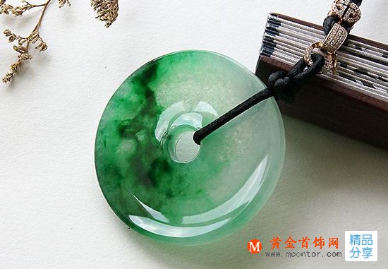 
	翡翠和玉哪個更養人？
