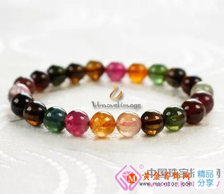 
	寶石，不止擁有美麗繽紛的外表還具有養身功能
