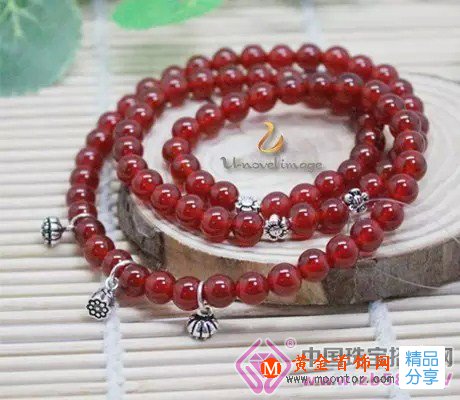 
	寶石，不止擁有美麗繽紛的外表還具有養身功能
