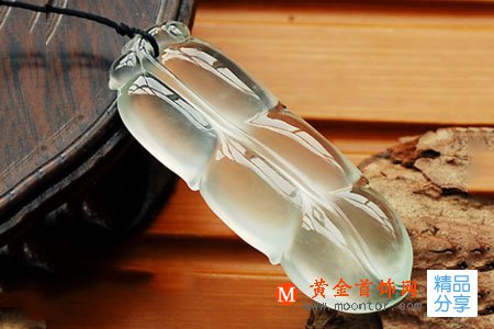 
	翡翠玉器鑒定的注意事項
