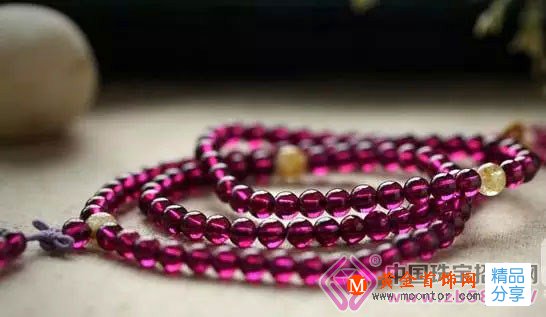 
	為什么說“紫牙烏”才是石榴石中的顏值帝
