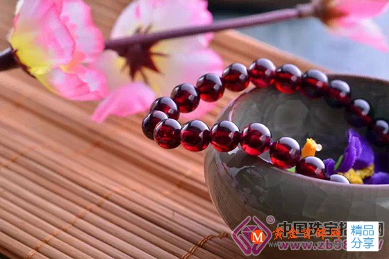 
	石榴石這么美,怎舍得錯過石榴石的知識大餐
