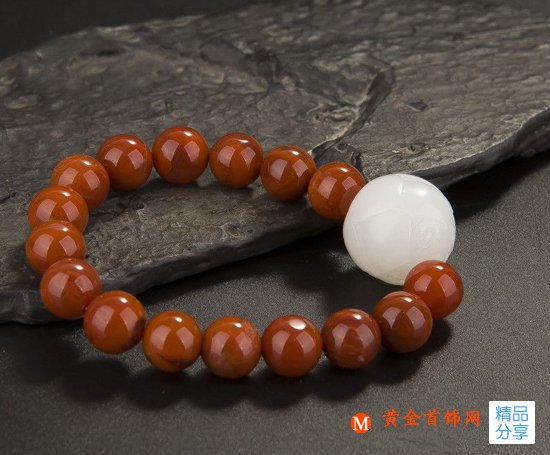 
	不同的瑕疵對南紅有何影響？
