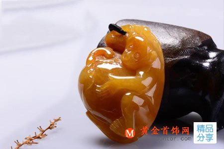 
	黃翡和黃玉有什么區別，適合什么人佩戴
