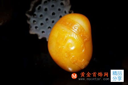 
	黃翡和黃玉有什么區別，適合什么人佩戴
