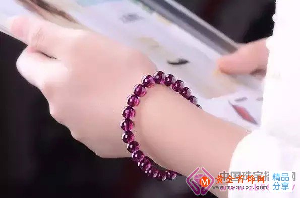 
	紫水晶和紫牙烏傻傻分不清？完全不同啊！
