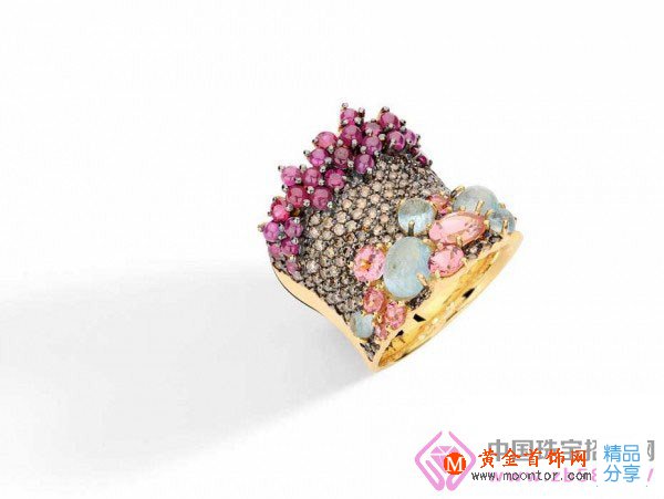 
	十月生辰石：珠寶界中的彩虹——碧璽
