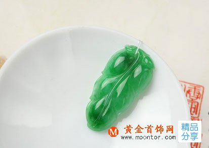 
	翡翠是玉嗎？翡翠與玉到底哪個好？
