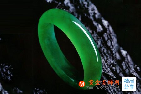 
	翡翠的美與價格之間有什么關系
