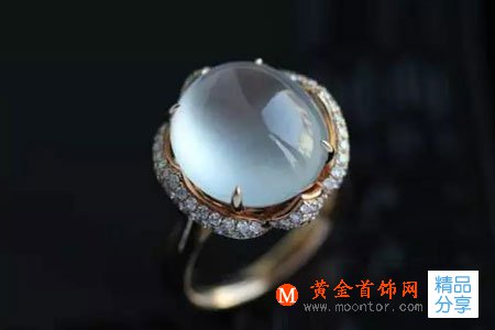 
	翡翠的美與價格之間有什么關系
