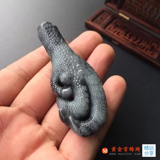 
	“烏雞種”翡翠能否成為下一個“熱點”？
