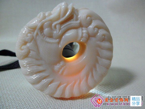 
	這些帶“血”的文玩：牛血紅紅珊瑚
