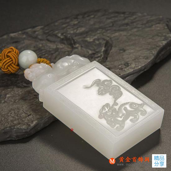 
	如何區別白色石英巖玉和和田玉？
