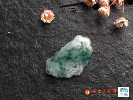 
	冰種飄花翡翠：玉石中的水墨風情
