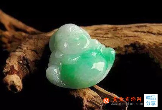 
	科普 | 戴著翡翠能洗熱水澡嗎？真相遠比你想象的還要可怕……
