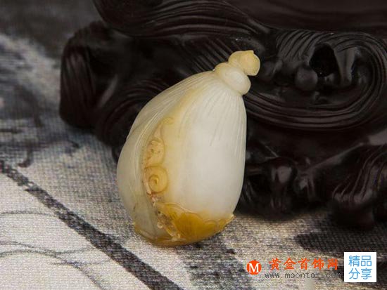
	羊脂玉：溫潤無暇似凝脂 品性如君子
