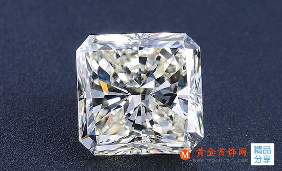
	鉆石4C中的克拉重量對價值的影響

