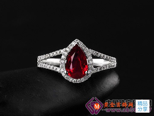 
	紅藍寶石中的紅寶石“后發制人”

