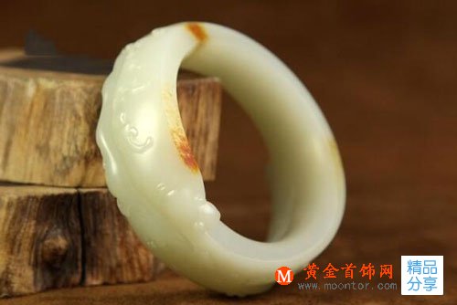 
	佩戴和田玉手鐲需要注意的事項！
