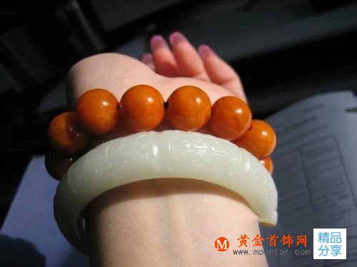 
	佩戴和田玉手鐲需要注意的事項！
