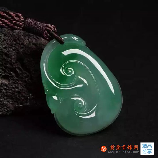 
	翡翠戴久了發黃？是什么原因？
