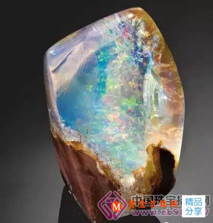 
	寶石皇后—歐泊,你是如此的煥彩奪目
