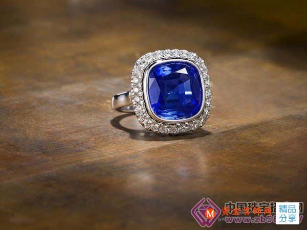 
	有色寶石 邦瀚斯宣布2015年為「色彩絢爛寶石之年」
