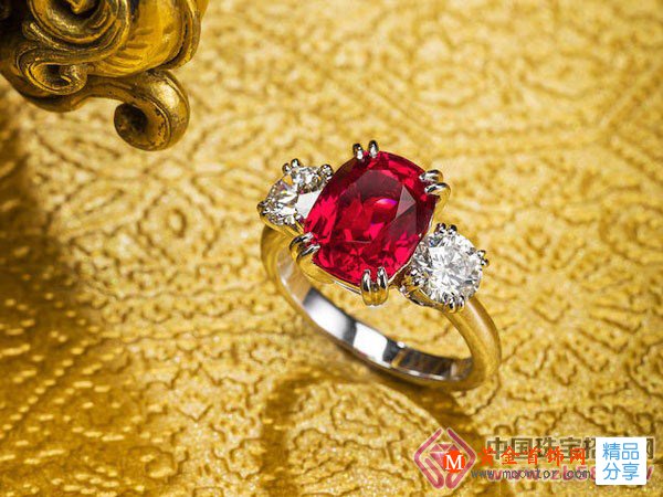 
	有色寶石 邦瀚斯宣布2015年為「色彩絢爛寶石之年」
