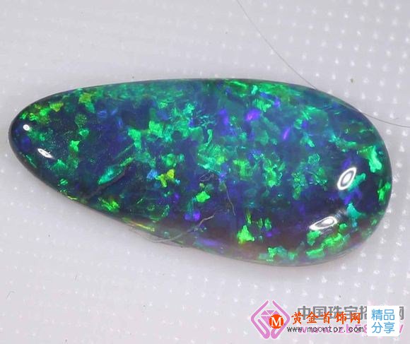 
	什么才是真正的黑歐泊？黑歐泊為什么不是黑色的？
