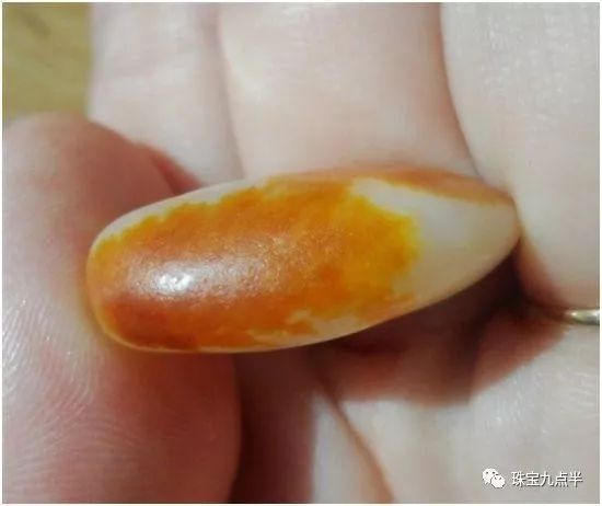 和田玉皮色和和田玉籽料價格之間的奧秘！