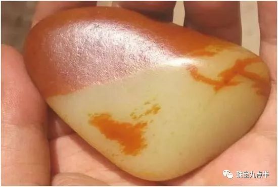 和田玉皮色和和田玉籽料價格之間的奧秘！