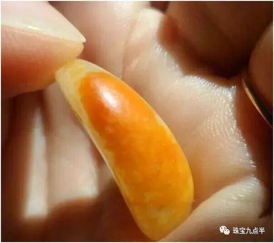 和田玉皮色和和田玉籽料價格之間的奧秘！