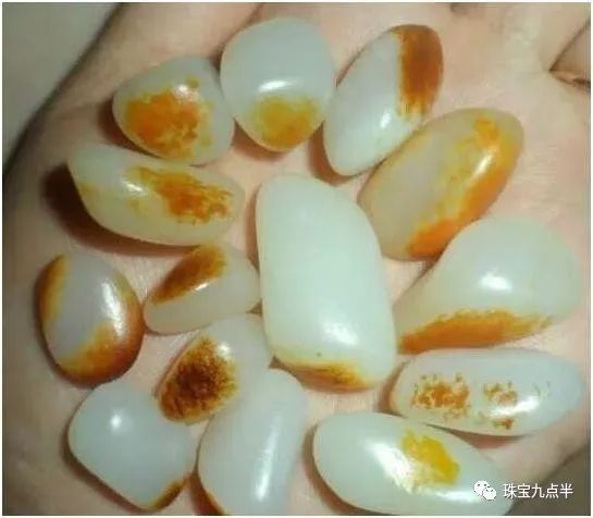 和田玉皮色和和田玉籽料價格之間的奧秘！
