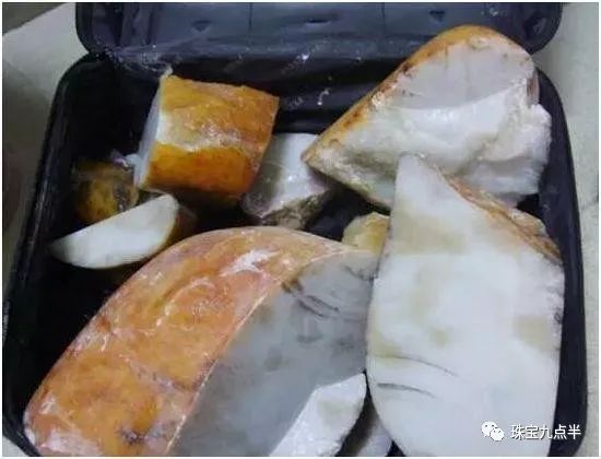 和田玉皮色和和田玉籽料價格之間的奧秘！