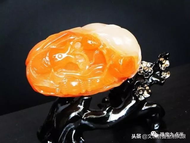 來自戈壁的魅力奇石“金絲玉”