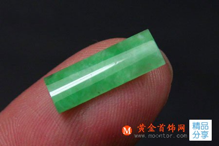 
	陽綠翡翠的鑒定和保養
