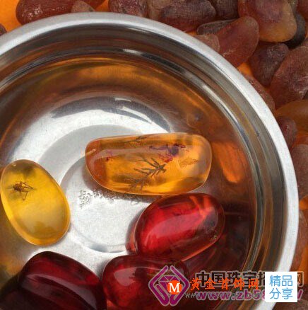 
	這不是琥珀，這叫馬麗散，警惕！
