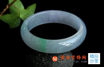 
	冰種翡翠手鐲棉絮形成原因
