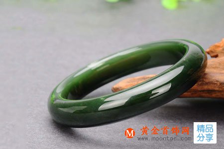 
	佩戴碧玉手鐲有哪些作用？
