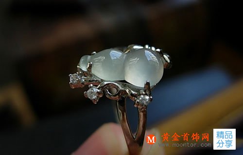
	翡翠戒面鑲嵌的詳細解析
