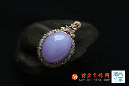 
	夏天的翡翠怎么保養？
