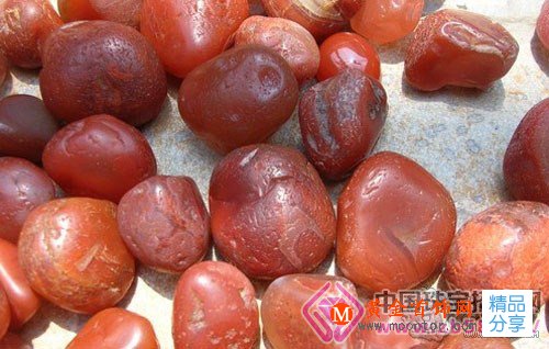 
	南紅瑪瑙原石特征
