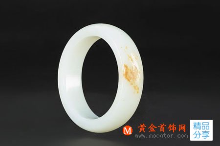 
	白玉手鐲與白玉翡翠鐲有什么區別？
