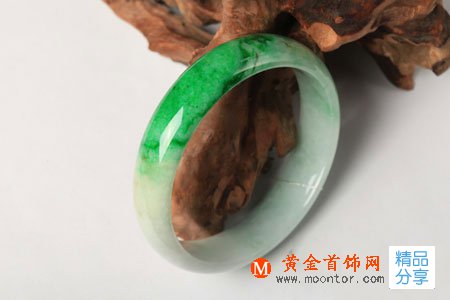 
	翡翠保養要泡水嗎？
