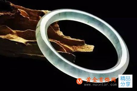 
	翡翠碰撞后如何保養，翡翠能用酒精清潔嗎？
