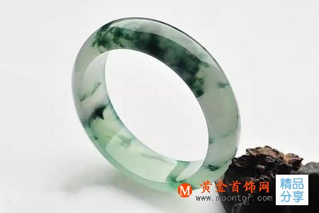 
	飄花翡翠的選購秘籍？教你購買到極品冰種飄花翡翠
