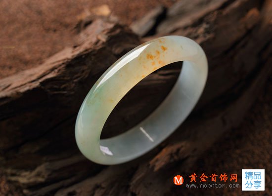 
	翡翠手鐲有裂痕怎么辦 我們來聽聽專家怎么說
