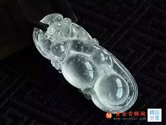 
	翡翠里的棉絮是怎么回事？對翡翠價值影響幾何？
